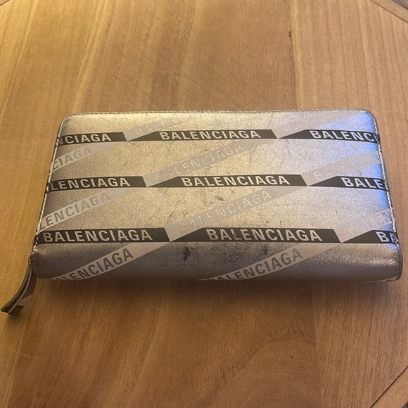 Balenciaga Everyday Zip Long Silver Leather Wallet - Picture 3 of 13
